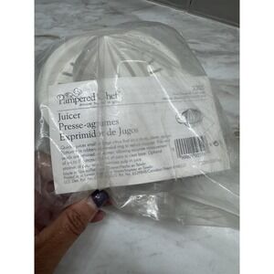 Vintage Pampered Chef Juicer #2305‎ Retired Strain or Pour NEW!!